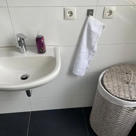 Cozy 500 M To Uni-kassel 卡塞尔