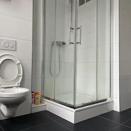 Cozy 500 M To Uni-kassel 招待所