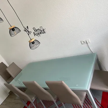 Cozy 500 M To Uni-kassel 招待所 3*